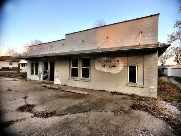 1722 N Jackson St, Litchfield, IL 62056
